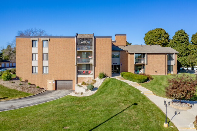 Building Photo - Park Plaza Apartments