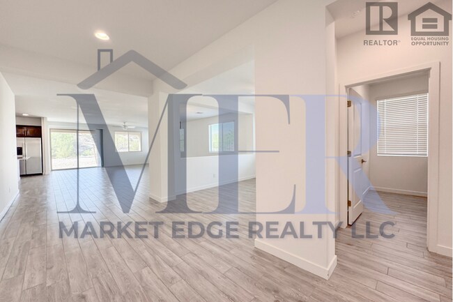 Building Photo - 2Bed/2Bath Gated Turnkey Home in Wickenbur...