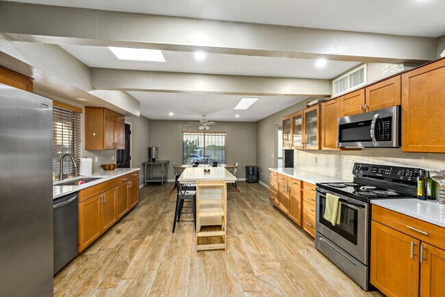 Foto del edificio - 2191 S Sunburst Dr