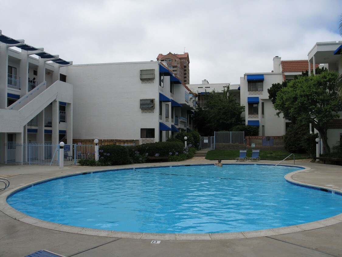 Primary Photo - 8308 Regents Rd