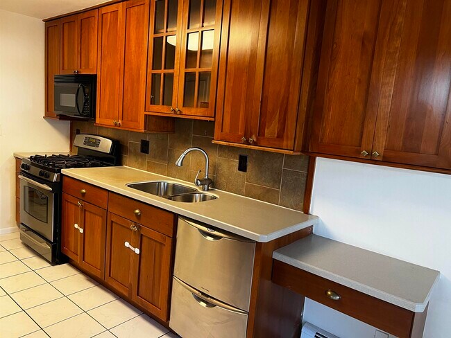 Foto del edificio - 32 Riverview Ct