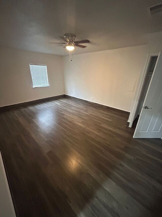 Building Photo - 2905 Spring Brook Dr