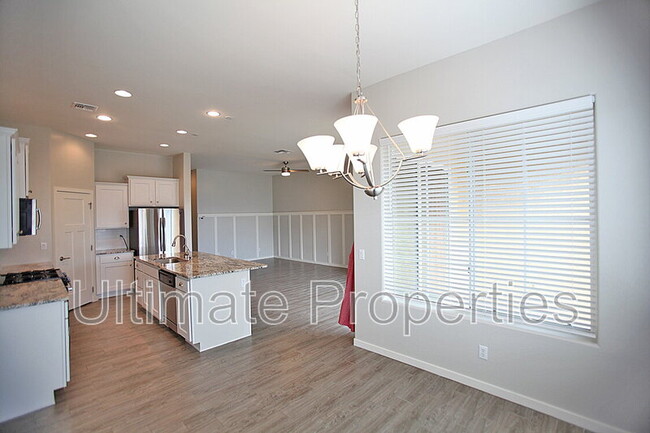 Building Photo - 10053 E Nopal Ave