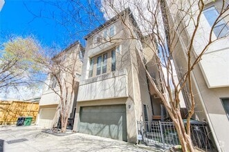 Building Photo - 1121 W 17th St