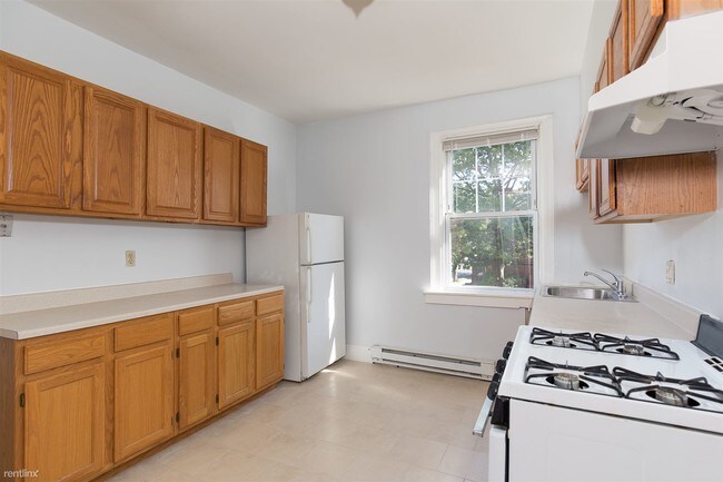Building Photo - 2 br, 1 bath  - 610 George St Apt 8