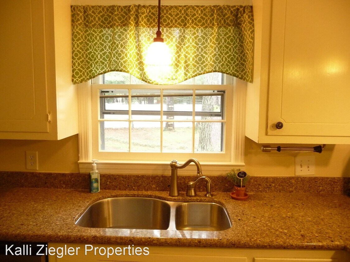 Foto del edificio - 4 br, 2 bath House - 322 Kirkwood Road