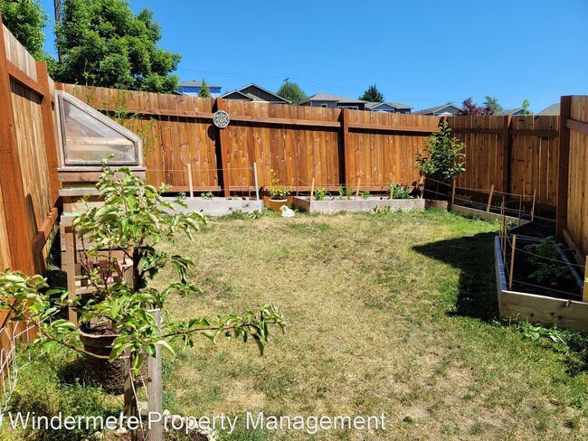 Building Photo - 4 br, 1.5 bath House - 11806 NE Kukas Loop
