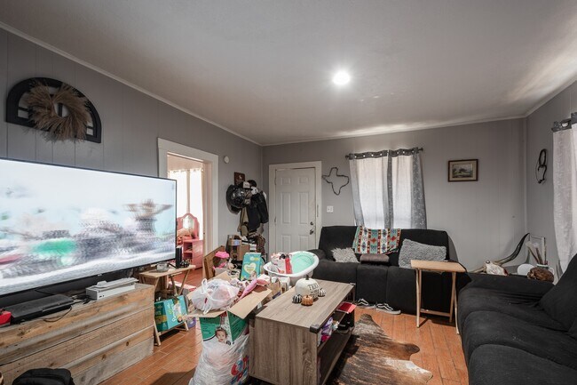 Building Photo - 201 S Cleveland St