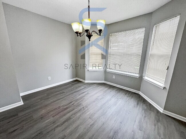 Foto del edificio - Move in before October 15th and choose you...