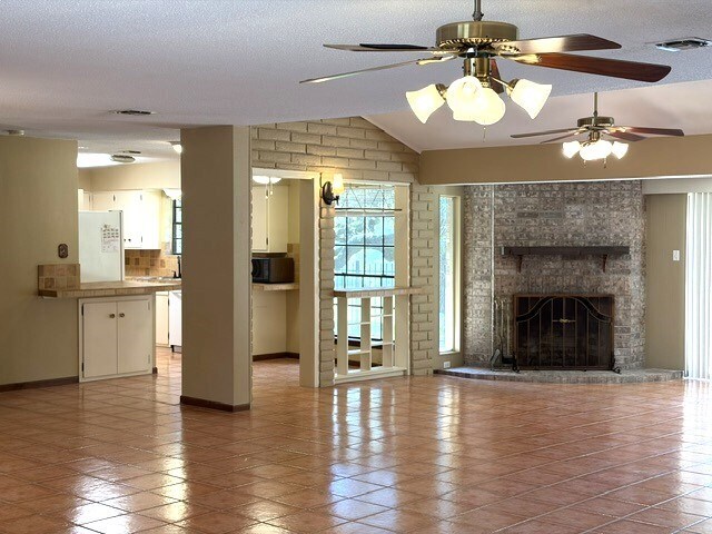 Foto del edificio - 531 Fairway Ct
