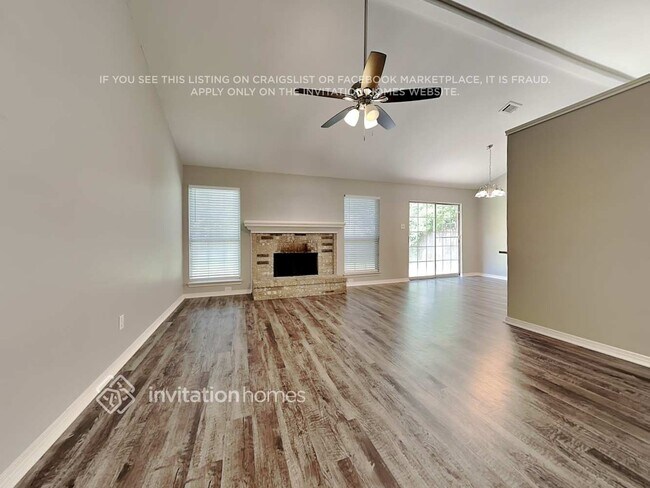 Foto del edificio - 159 Summerhill Dr