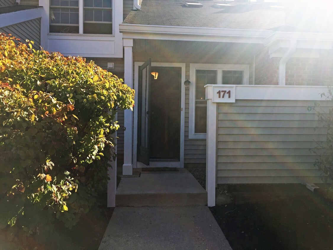 171 Country Club Dr, Union, NJ 07083 Townhome Rentals in Union NJ