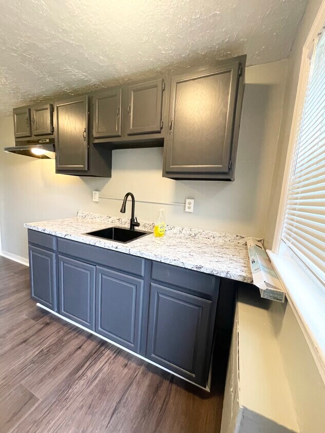 Foto principal - 1868 Park Blvd