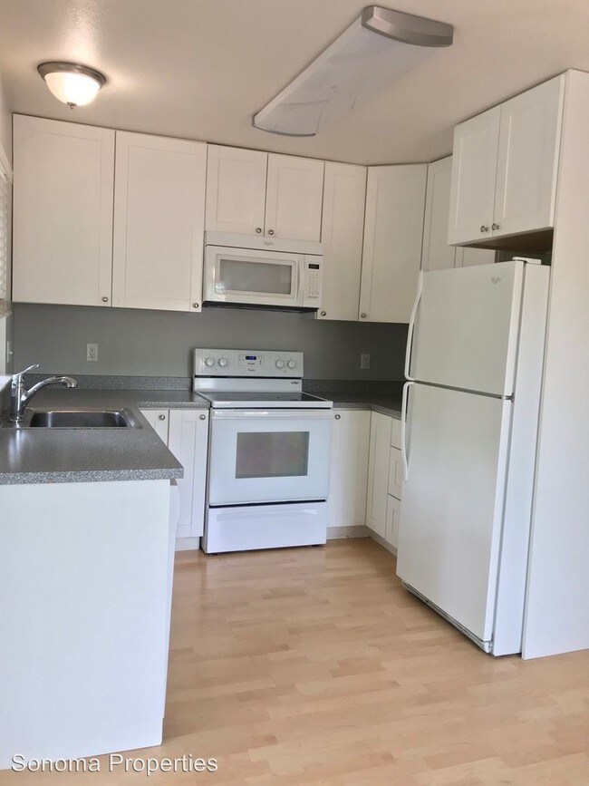 Foto del edificio - 1 br, 1 bath House - 455 7th Street West
