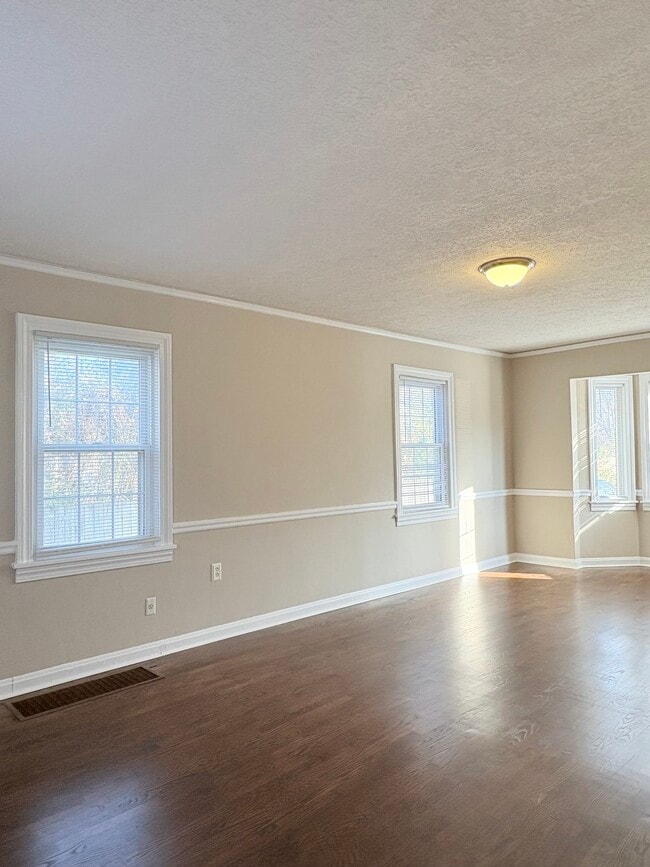 Foto del edificio - 707 Edgewood St