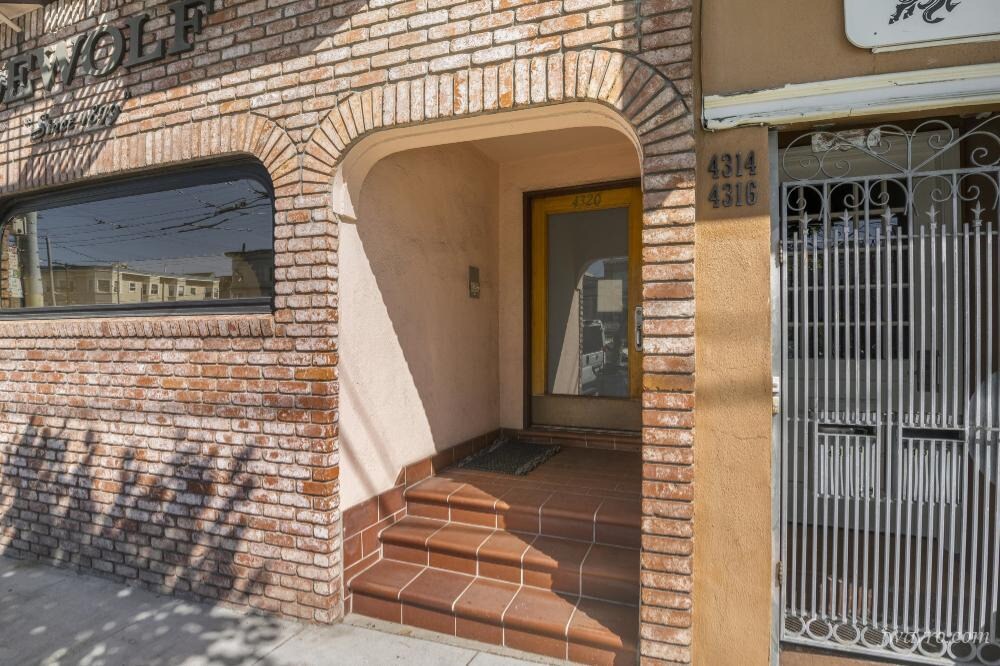 Primary Photo - 4320 California St