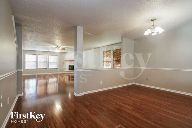 Building Photo - 945 Brookhaven Dr