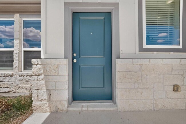 Foto del edificio - 6317 Marsh Ln