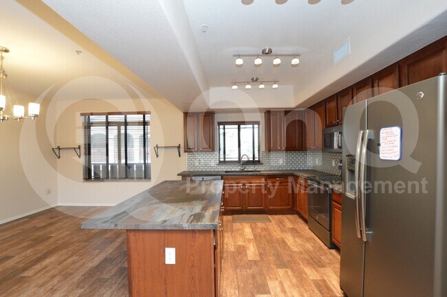 Foto del edificio - 2402 E 5th St