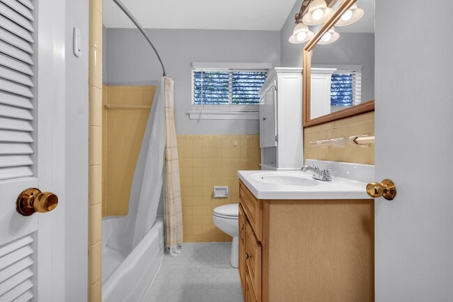 Photo - 1130 Wheaton St House