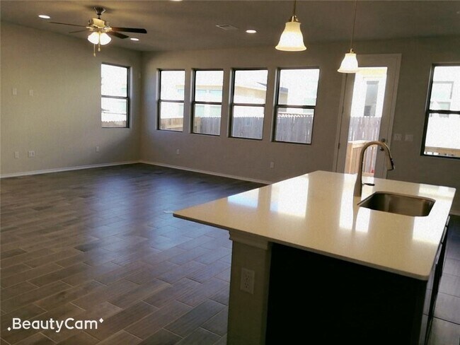 Foto del edificio - 2018 Crimson Rosella Trl