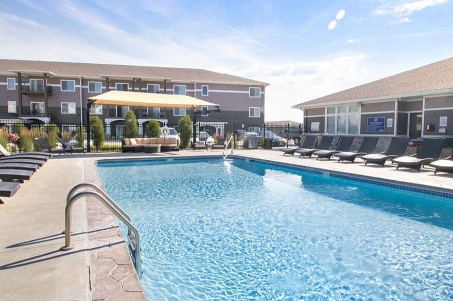 The Oaks at Lakeview Apartments in Omaha, NE