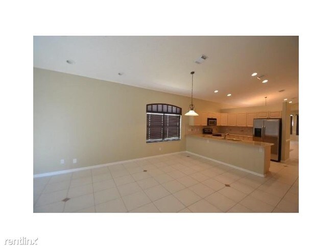 Building Photo - 7600 NW 20th Dr