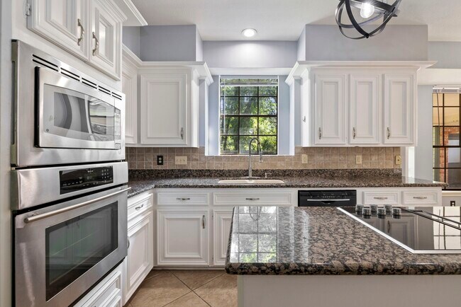 Foto del edificio - 2807 4 Pines Dr