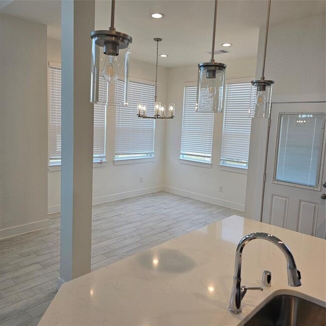 Building Photo - 21130 Medina River Dr