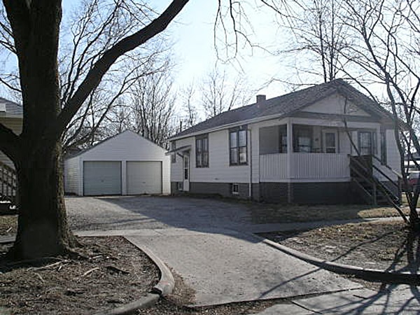 Building Photo - 817 W Hill St