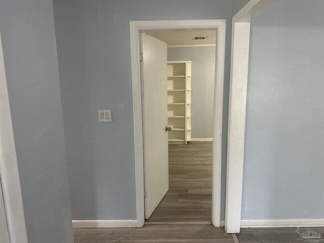 Foto del edificio - 2833 Bellview Ave