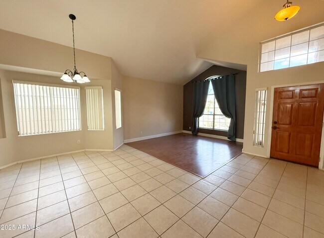 Foto del edificio - 15618 N 12th Ave
