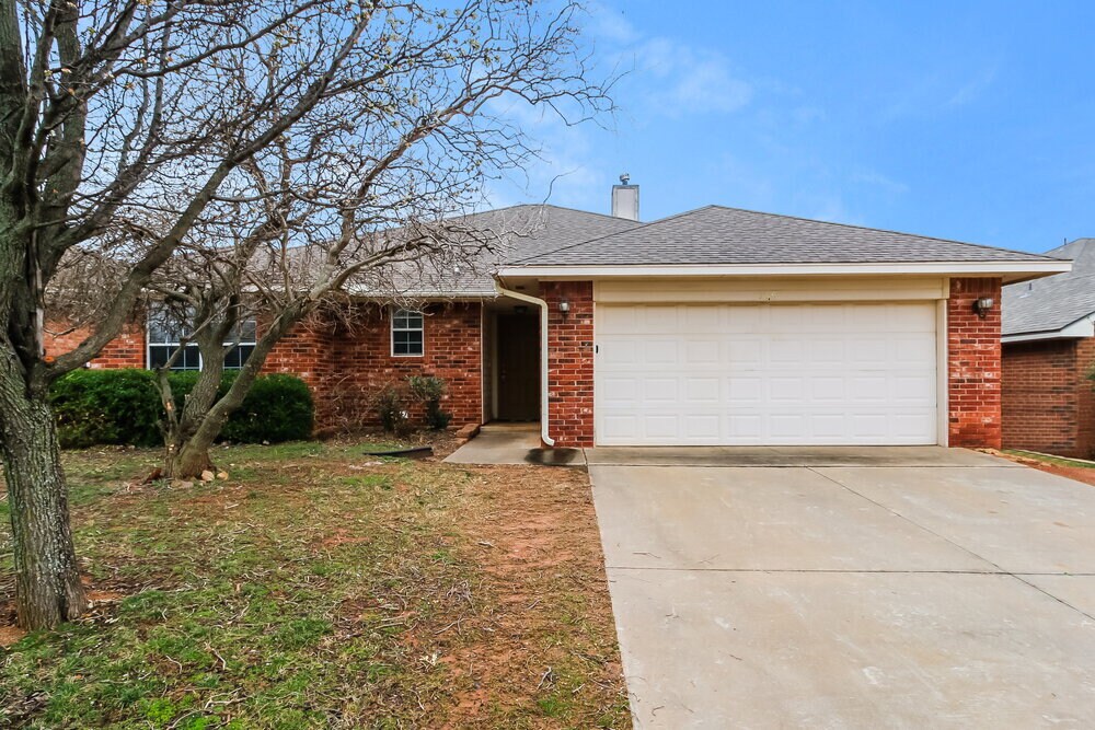 Primary Photo - 716 Cavecreek St
