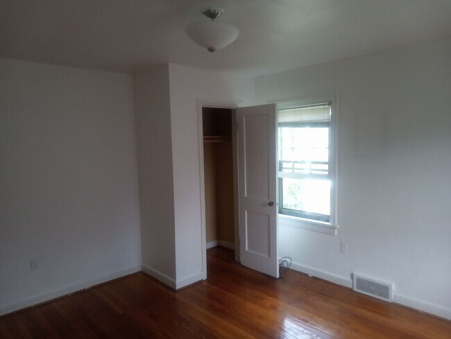 Foto del edificio - 2931 Brook Rd