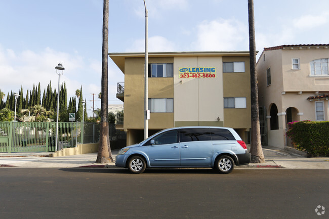 Edificio - 5923 Carlton Way