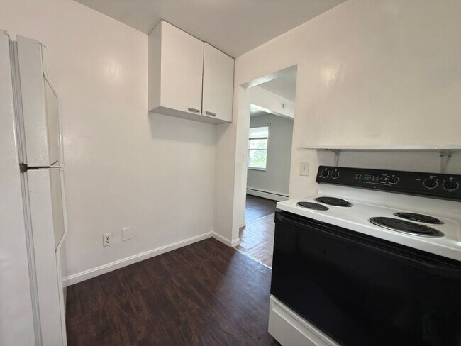 Building Photo - 5911 Cary Ave