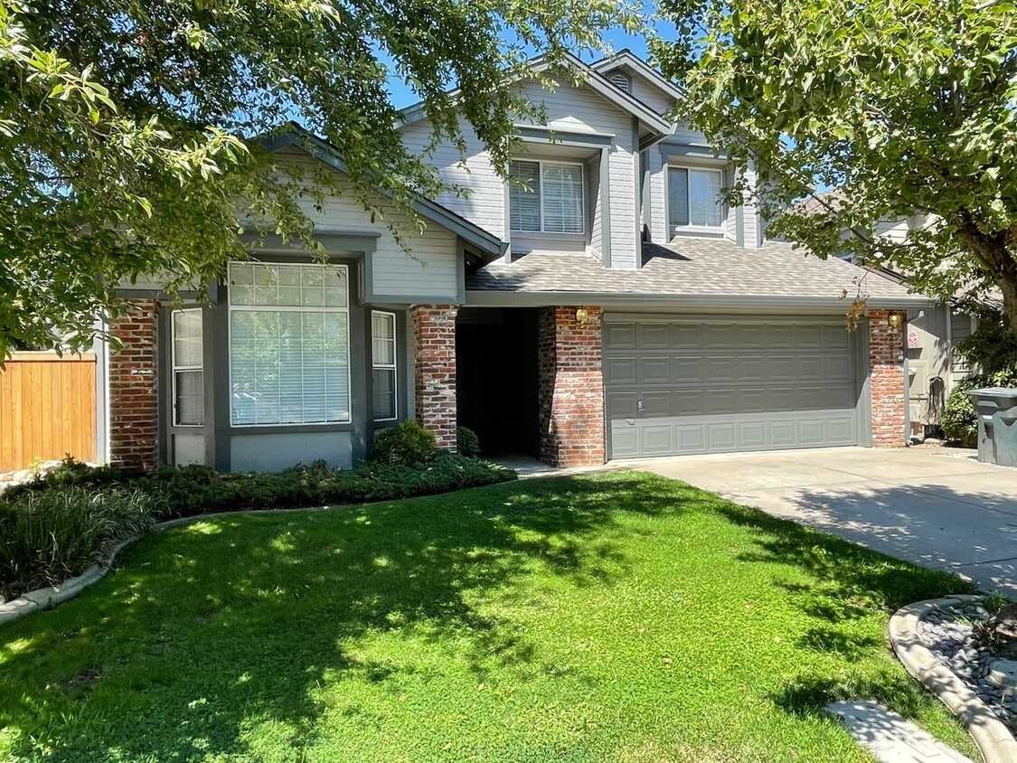 Foto principal - 3 Bedroom 3 Bath Home in West Natomas