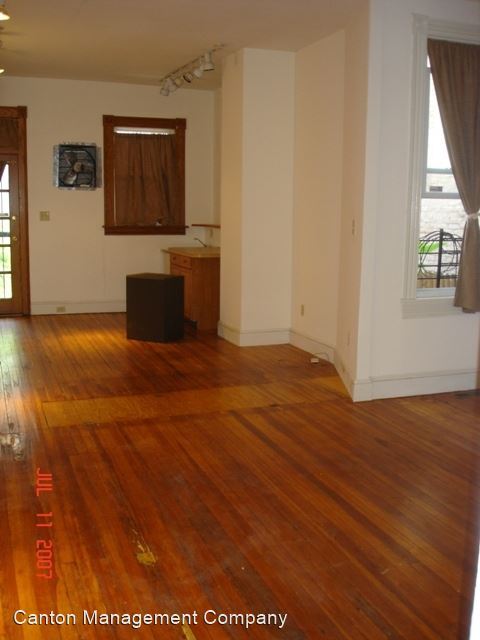Building Photo - 2 br, 1.5 bath House - 2528 E. Baltimore St.