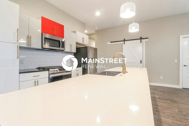 Building Photo - 3 Bedroom Pet-Friendly Home in Oklahoma City, OK with Main Street Renewal