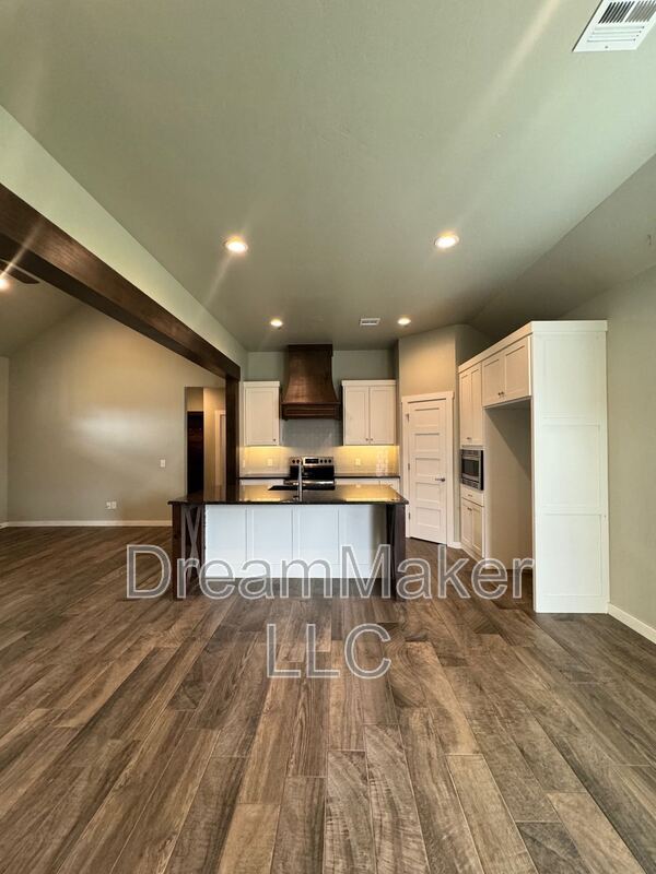 Building Photo - 5357 Red Maple Ave