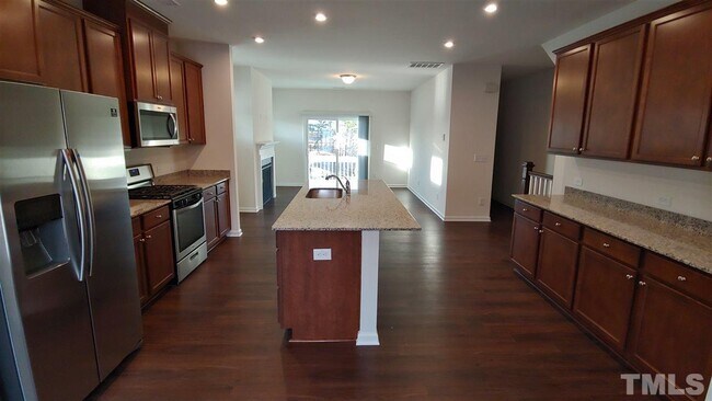 Foto del edificio - 4103 Mahal Ave
