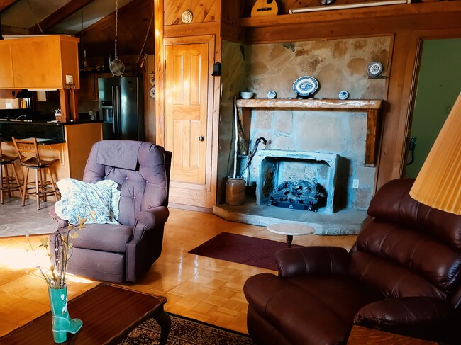 Foto del edificio - 20575 Pine Forest Ln