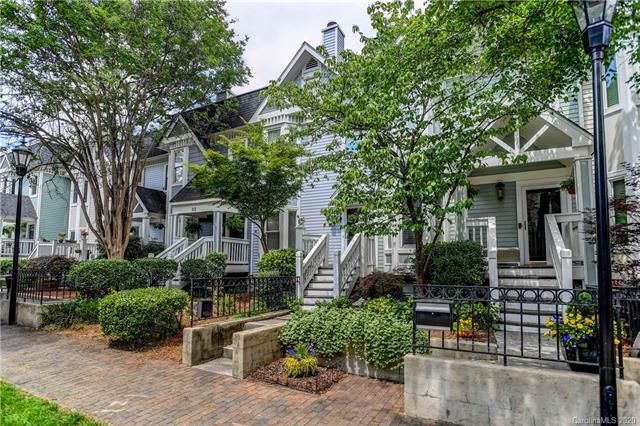 Building Photo - Beautiful Townhome Walking Distance to Uptown