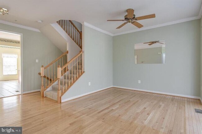 Foto del edificio - 6645 McGrath Pl