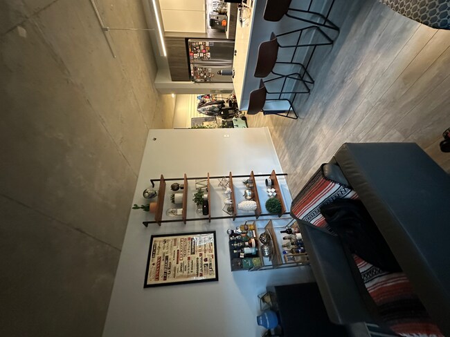 Foto del edificio - 1025 W Addison St