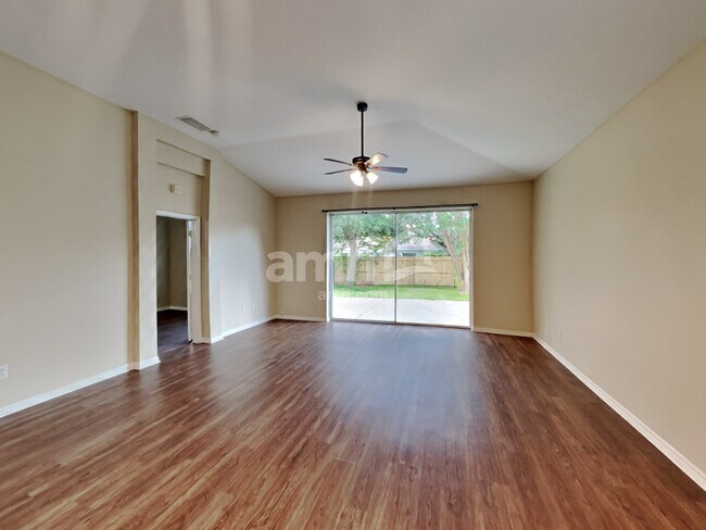 Foto del edificio - 19259 Wood Sage Dr