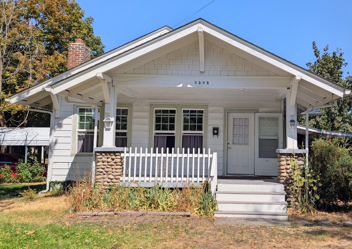 Foto principal - 9505 E Broadway Ave