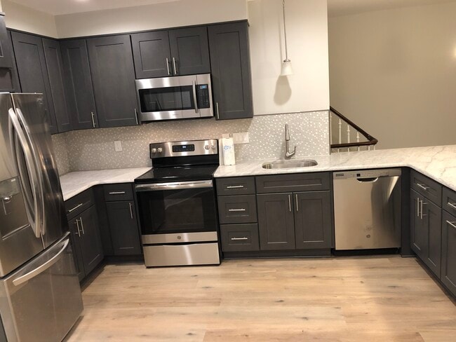 Granite counters , new everything, cab lights - 1226 Washington St
