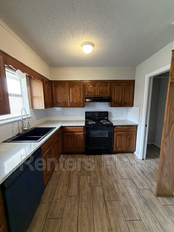 Foto del edificio - 1548 E 74th St