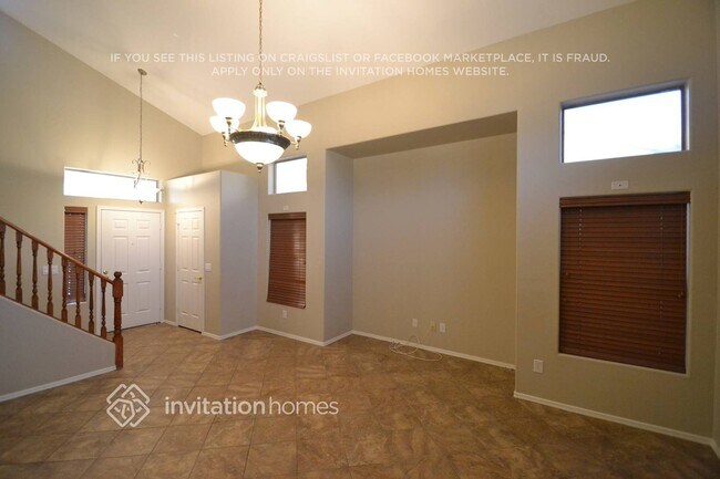 Building Photo - 5605 S 51st Dr